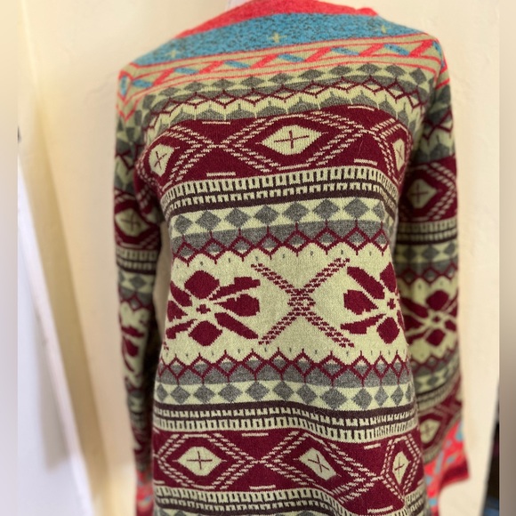 Tribal Pattern Soft Sweater. - Picture 6 of 8